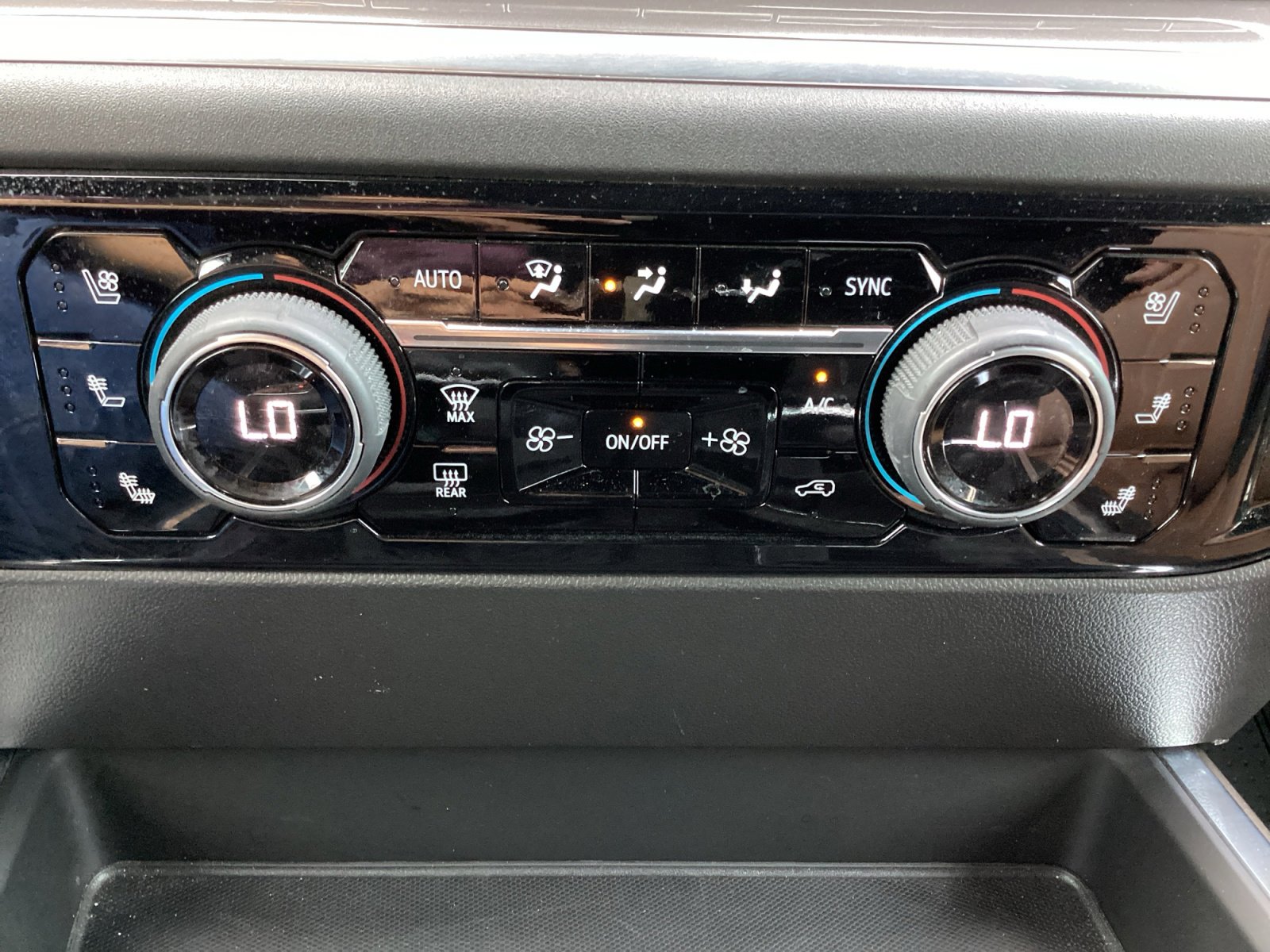 Used 2025 Chevrolet Silverado 1500 High Country image 25