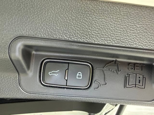 Used 2023 Ford Explorer XLT w/ Equipment Group 202A AWD/4WD image 48