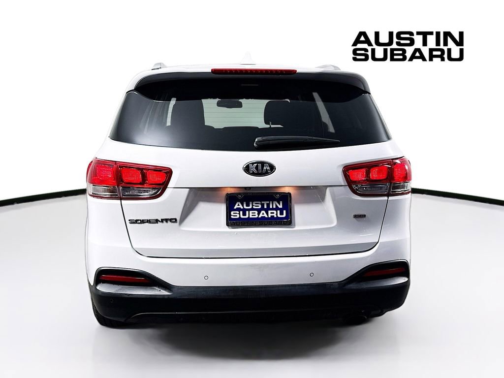 Used 2017 Kia Sorento LX w/ LX Convenience Package image 6