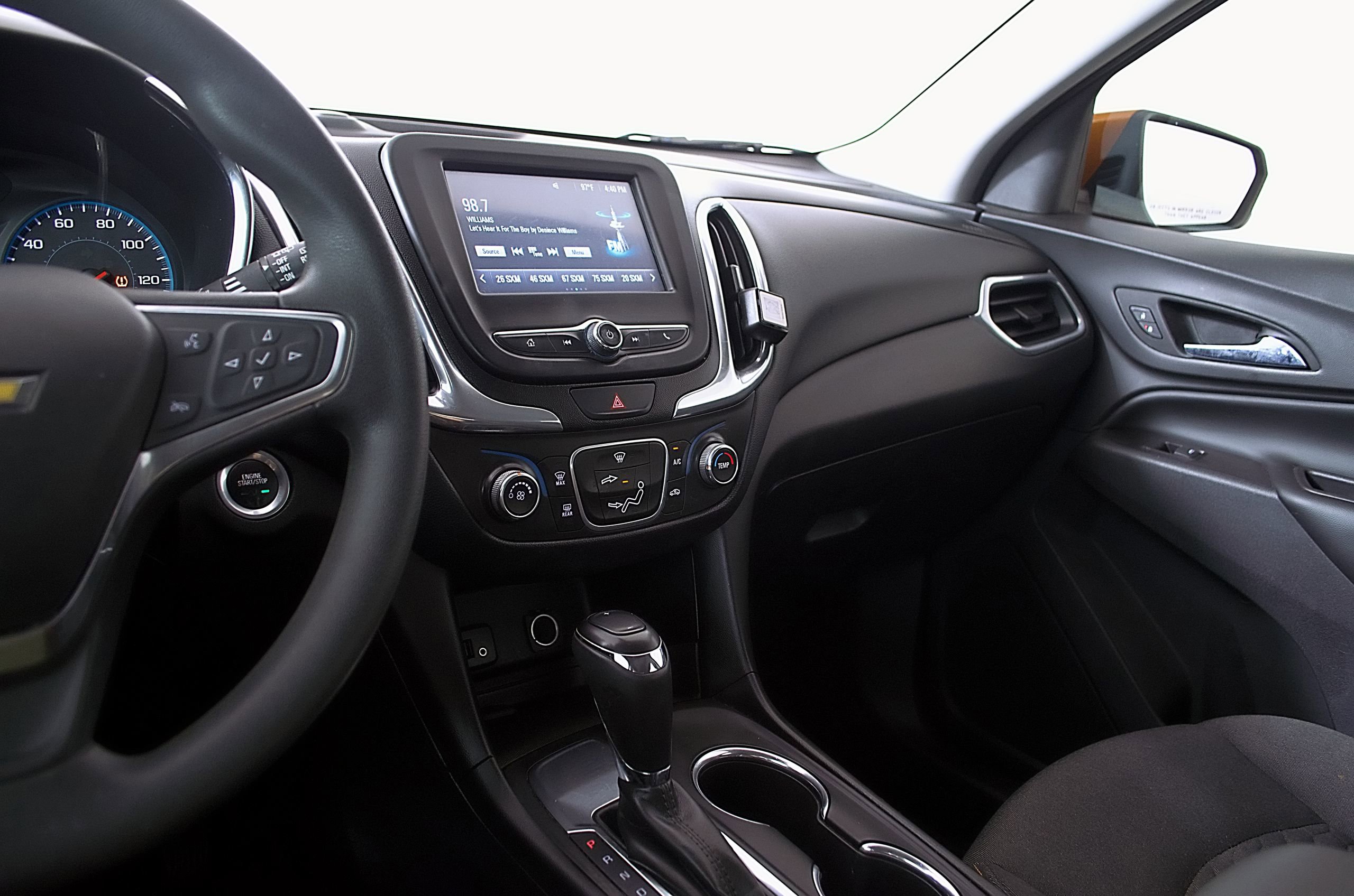 Used 2018 Chevrolet Equinox LT FWD image 30
