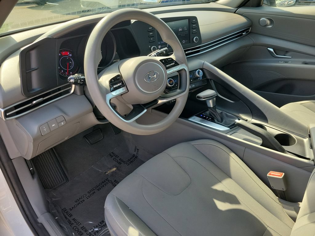 Used 2023 Hyundai Elantra SEL FWD image 13