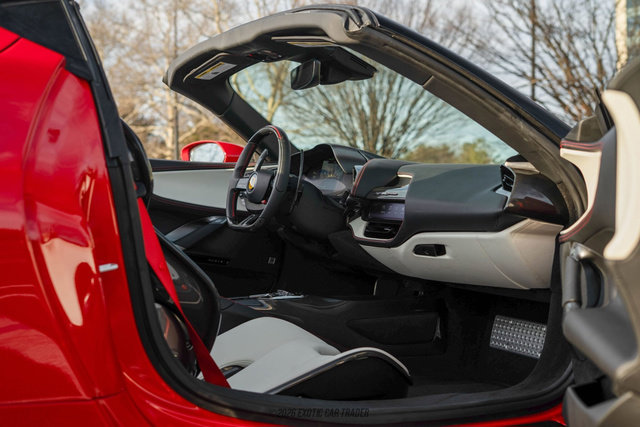 Used 2025 Ferrari SF90 Spider image 51
