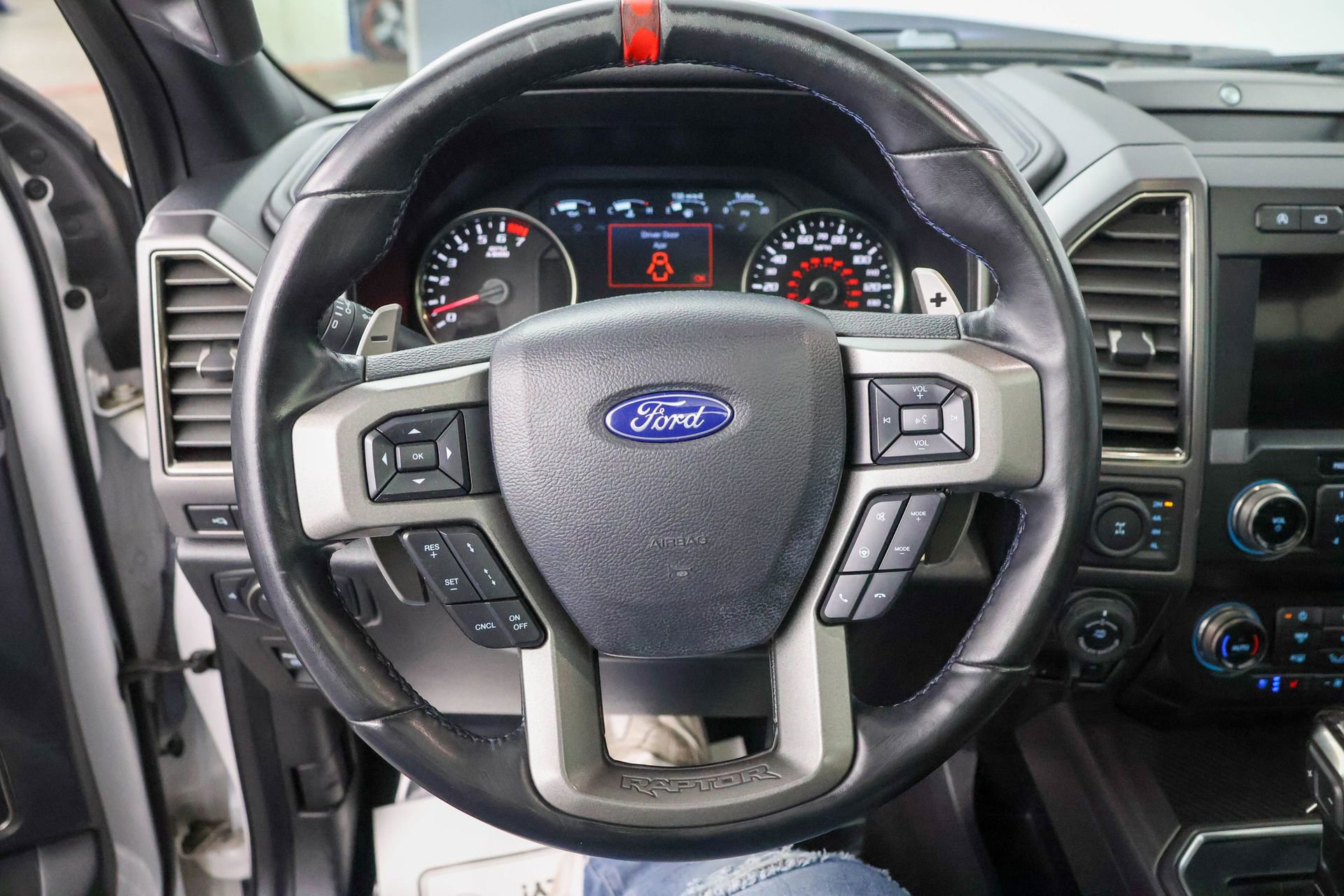 Used 2019 Ford F150 Raptor w/ Equipment Group 802A Luxury AWD/4WD image 18
