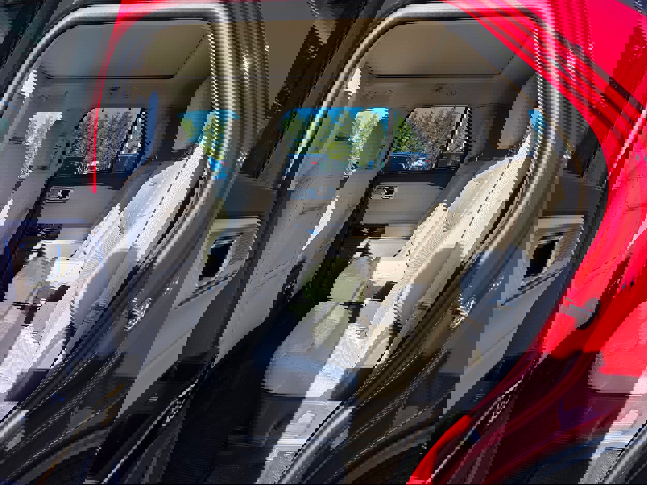 Certified 2023 Ford Explorer Platinum w/ Equipment Group 601A image 11