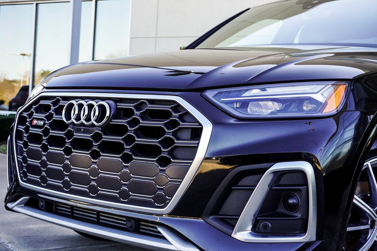 Used 2023 Audi SQ5 Premium Plus w/ Premium Plus Package image 2