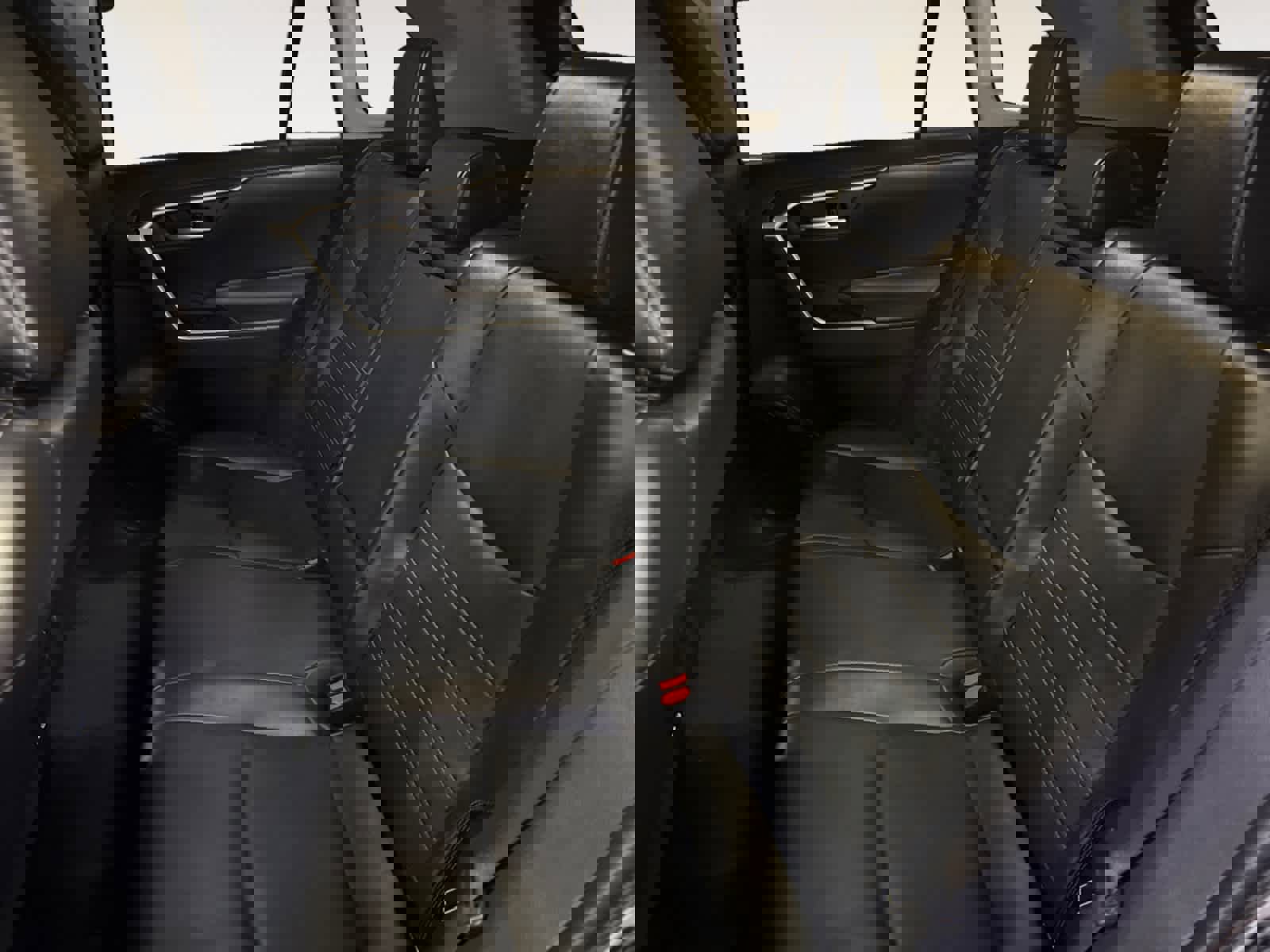 Used 2023 Toyota RAV4 XLE Premium image 17