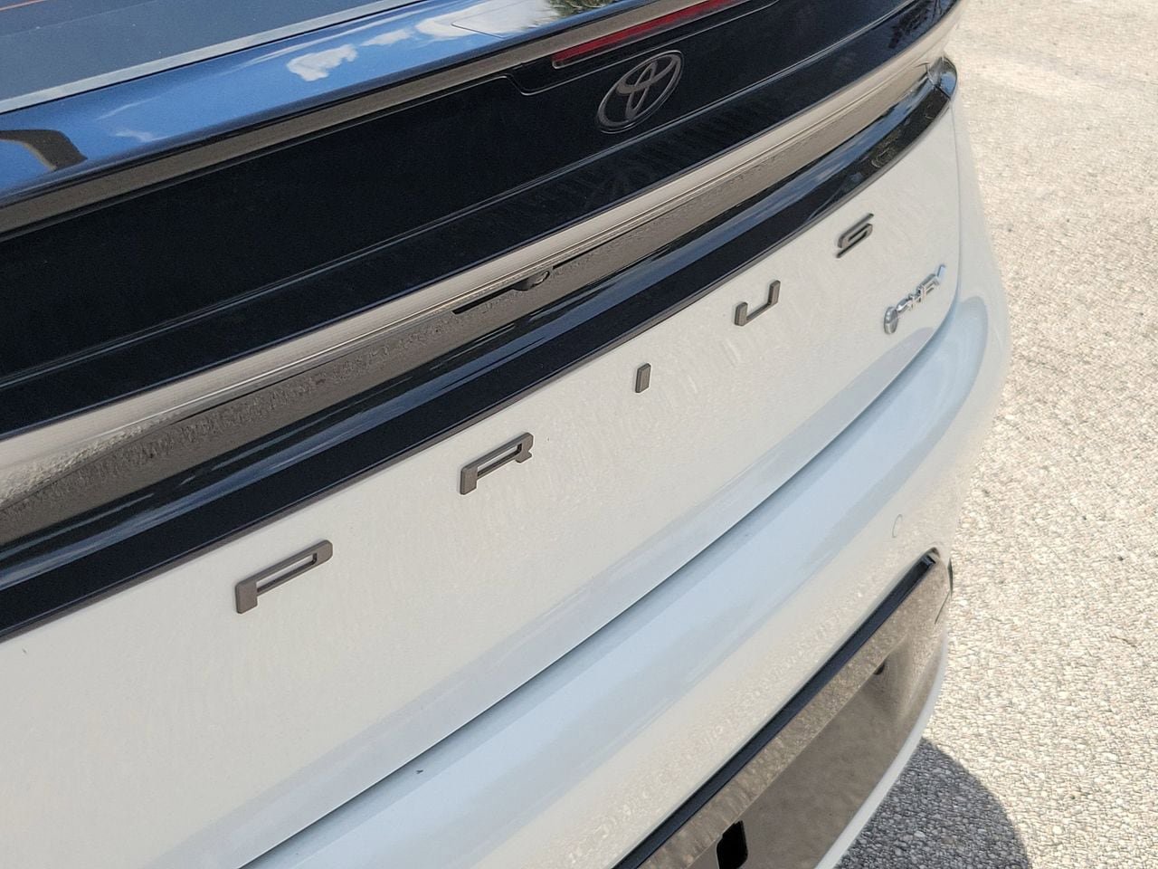 New 2026 Toyota Prius Plug-In Hybrid FWD image 6