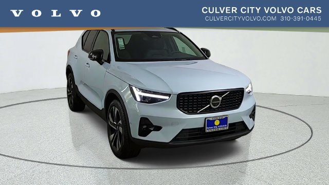 New 2026 Volvo XC40 B5 Plus w/ Climate Package