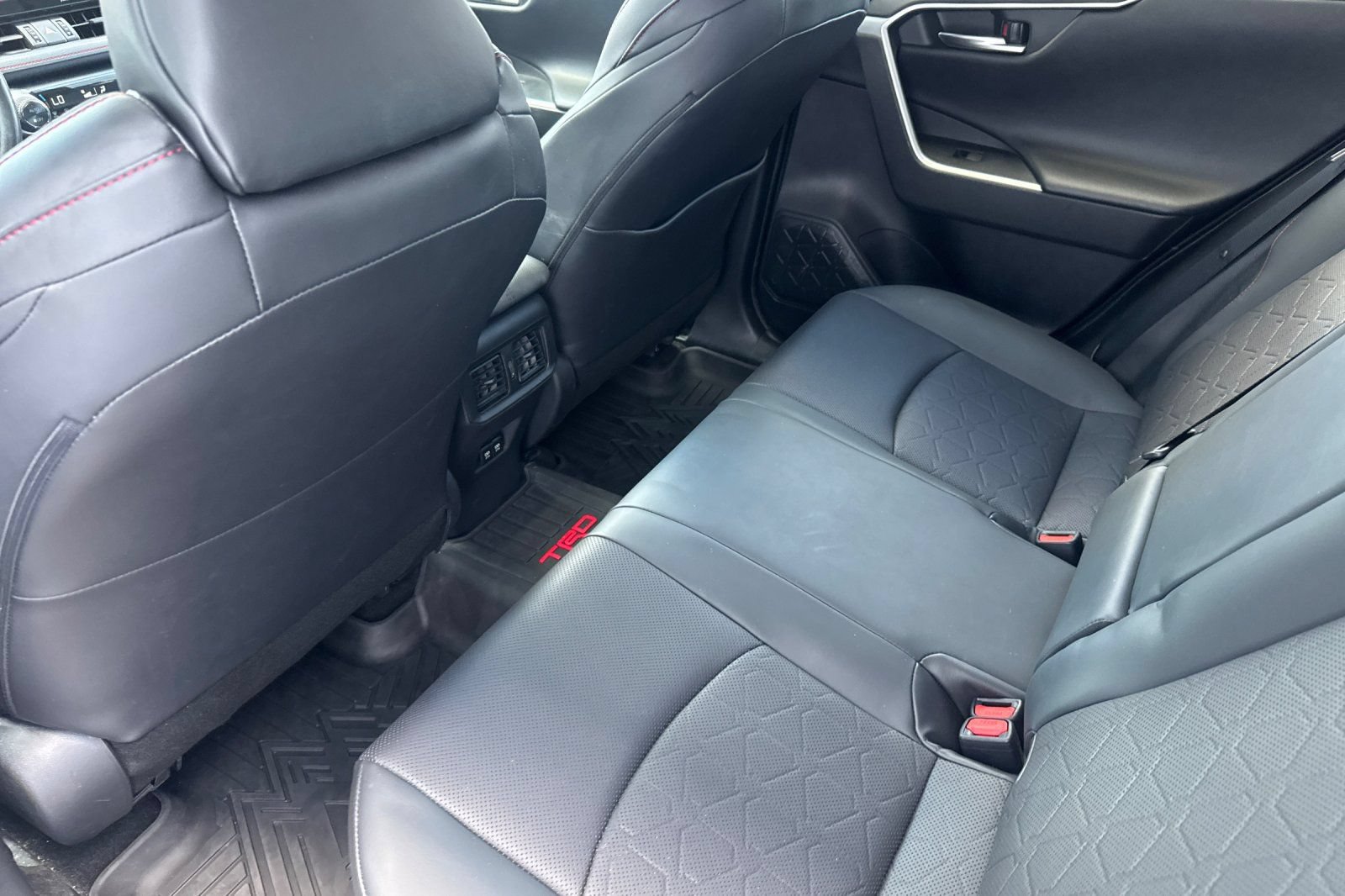 Used 2020 Toyota RAV4 TRD Off-Road w/ TRD Off-Road Weather Package AWD/4WD image 15