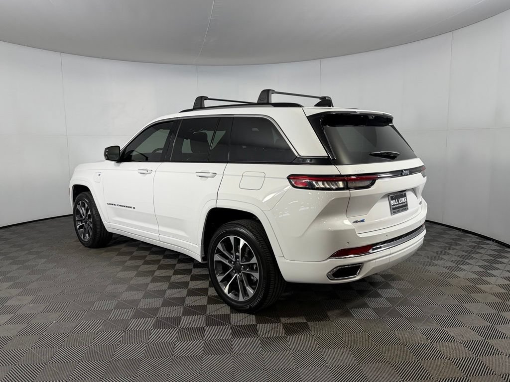 Used 2023 Jeep Grand Cherokee Overland w/ Luxury Tech Group IV AWD/4WD image 9