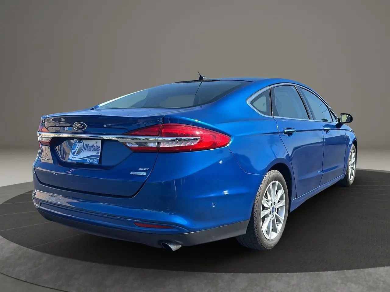 Used 2017 Ford Fusion SE w/ Fusion SE Technology Package image 19