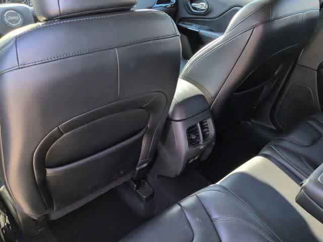 Used 2021 Jeep Cherokee Latitude Plus image 17