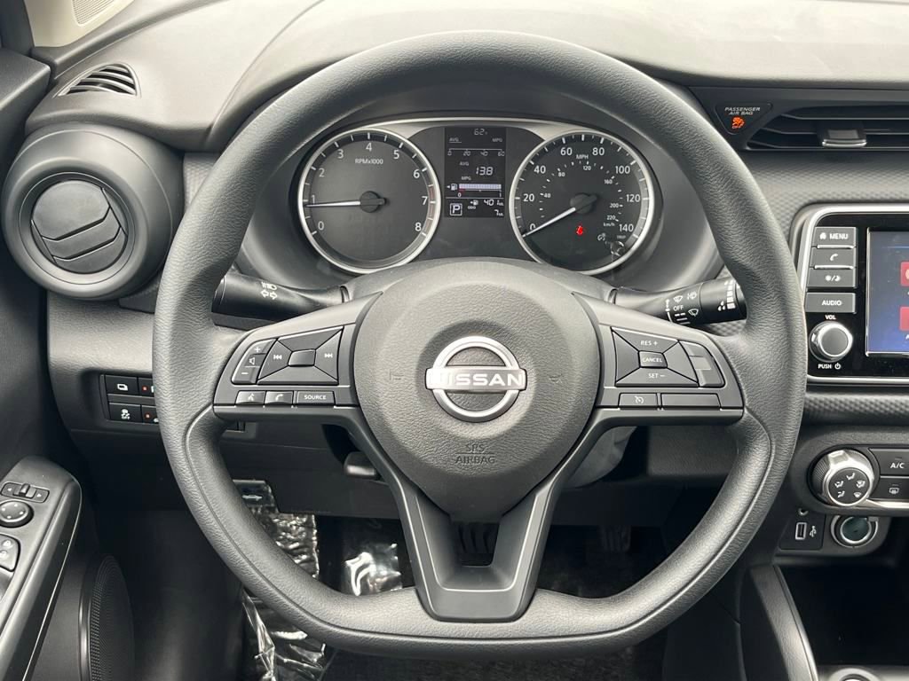 New 2025 Nissan Kicks Play S image 20