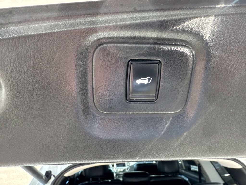 Used 2020 Nissan Pathfinder SL AWD/4WD image 27