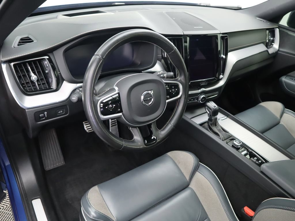 Used 2021 Volvo XC60 T5 R-Design w/ Protection Package Premier image 9