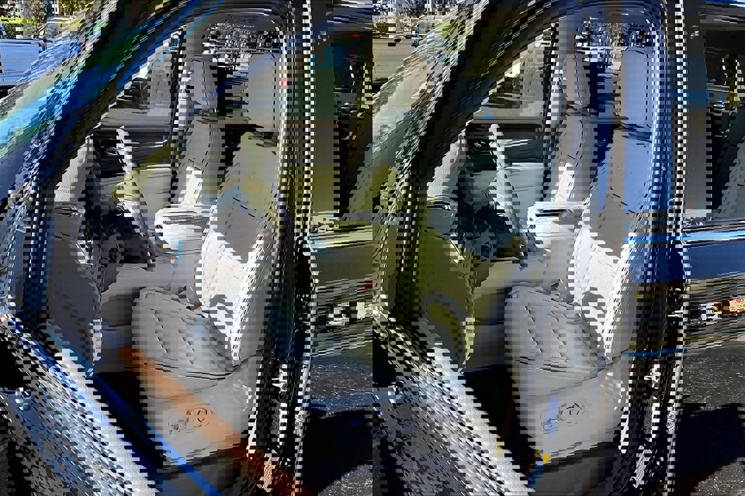 Used 2021 GMC Yukon Denali w/ Denali Premium Package image 16