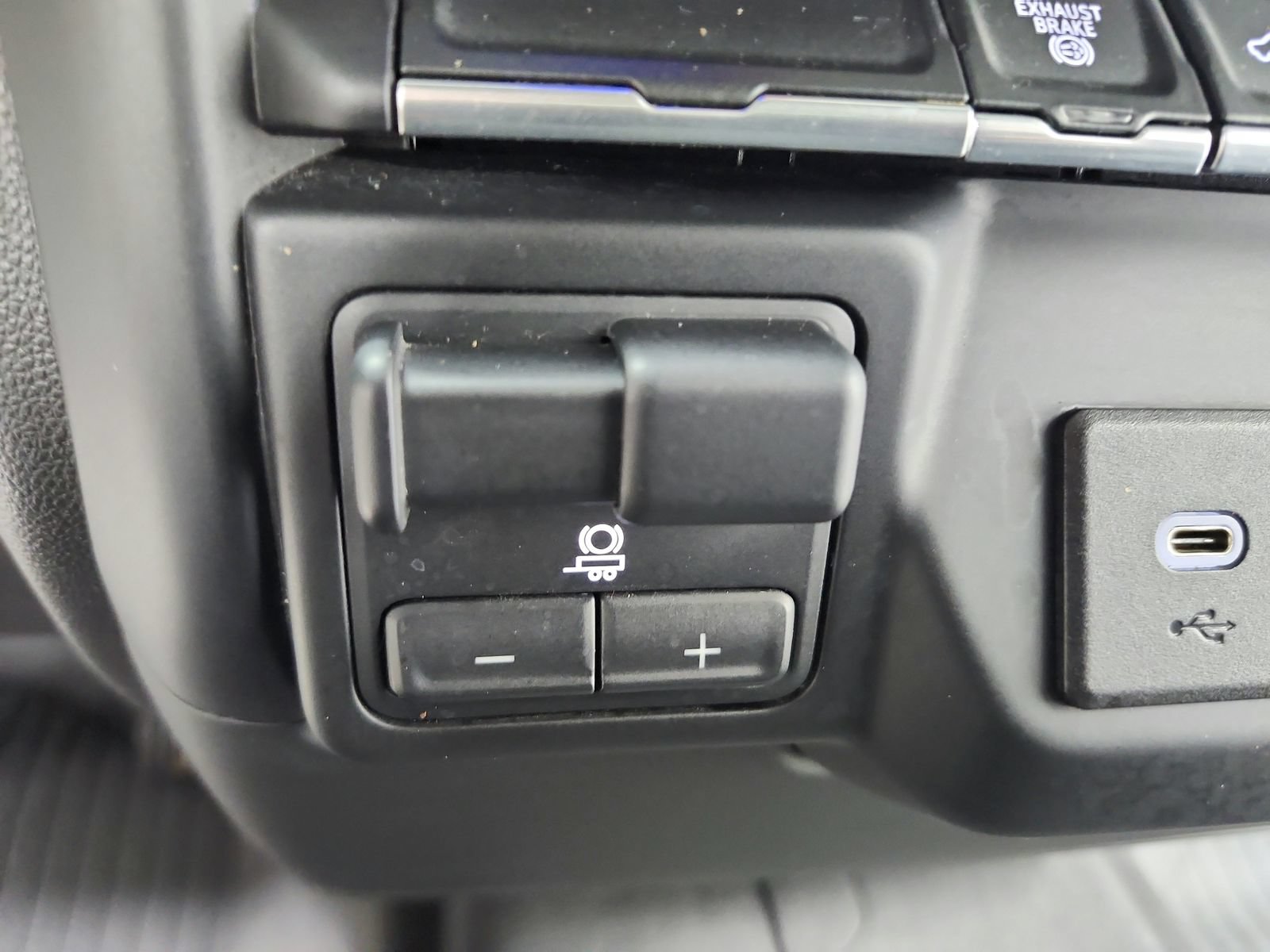 Used 2022 Chevrolet Silverado 2500 LT w/ Fleet Comfort Package AWD/4WD image 31