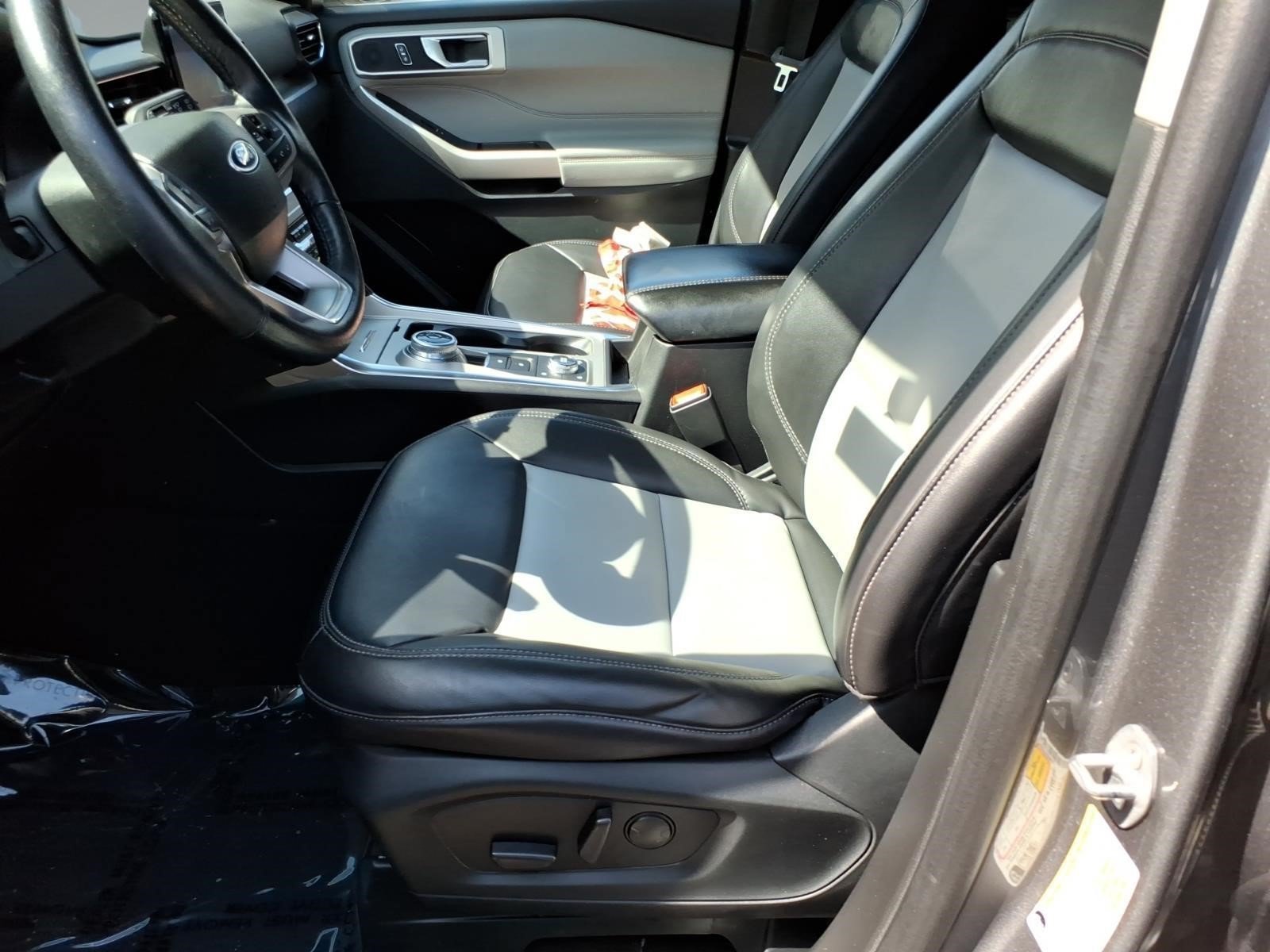 Used 2023 Ford Explorer XLT w/ Equipment Group 202A AWD/4WD image 9