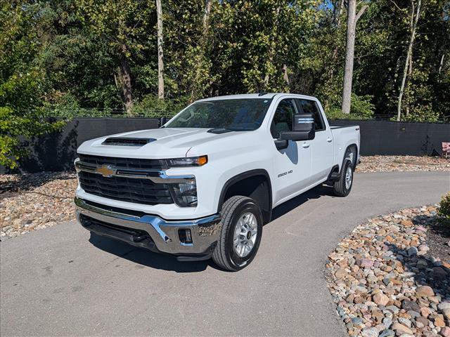 Used 2024 Chevrolet Silverado 2500 LT w/ Convenience Package AWD/4WD image 1