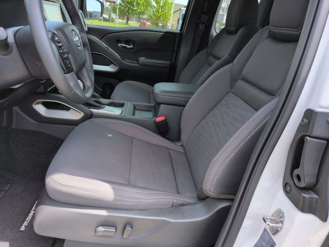 Certified 2024 Nissan Frontier SV w/ SV Convenience Package RWD image 15