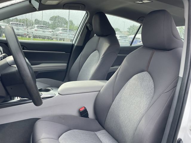 Used 2020 Toyota Camry LE FWD image 23