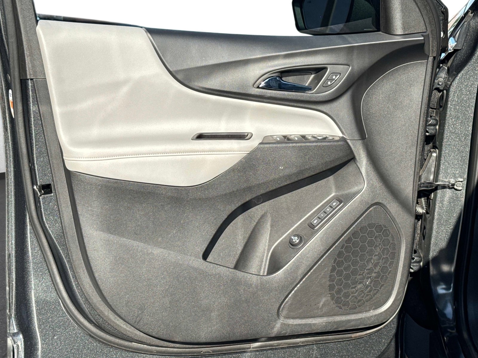 Used 2019 Chevrolet Equinox Premier AWD/4WD image 18