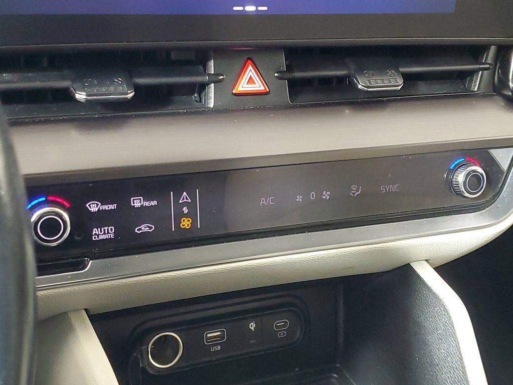 Used 2024 Kia Sportage EX image 21