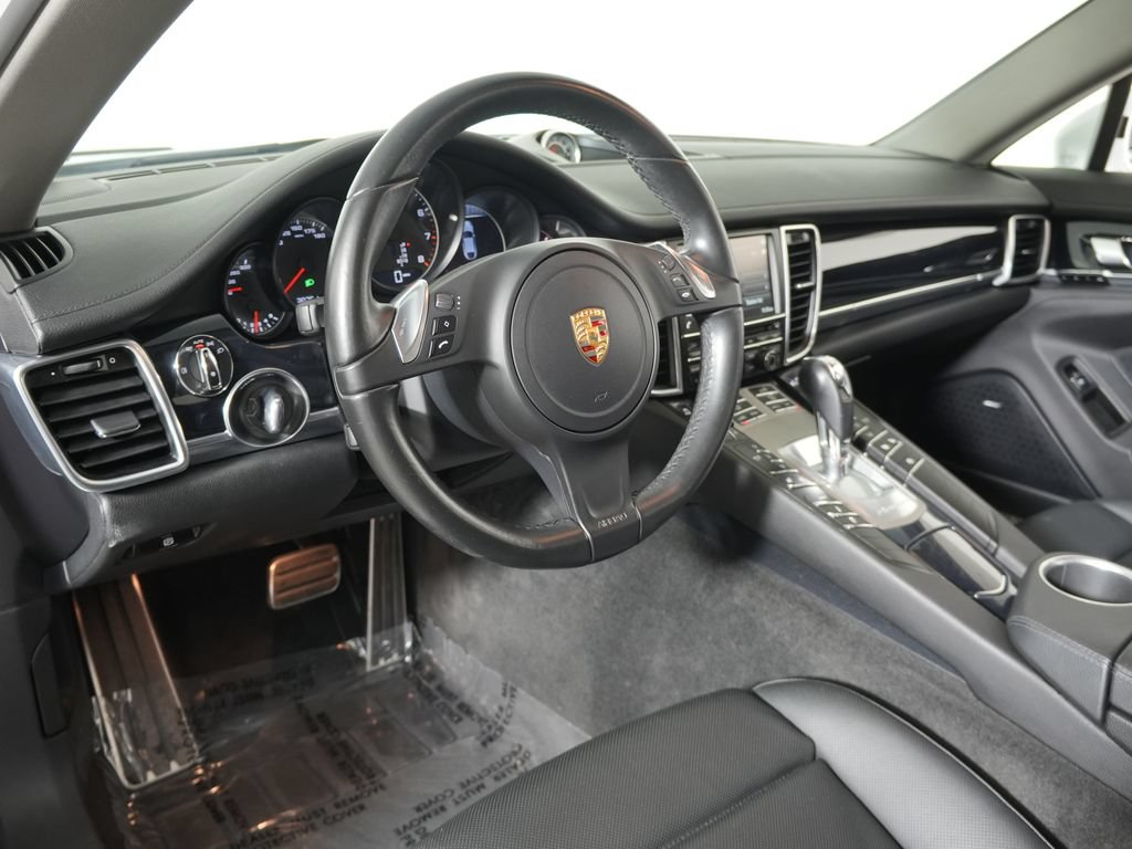Certified 2016 Porsche Panamera Edition RWD image 4