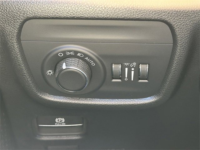 New 2025 Jeep Grand Cherokee L Laredo w/ Luxury Tech Group I image 32