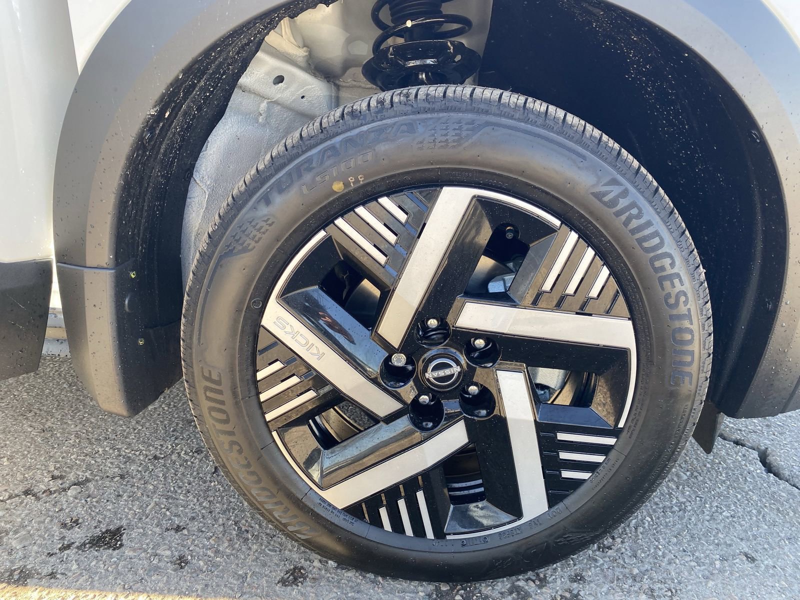 New 2026 Nissan Kicks SV FWD image 10