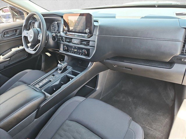 Certified 2025 Nissan Pathfinder S FWD image 25