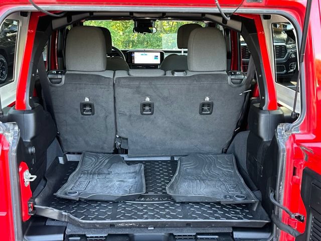 Used 2024 Jeep Wrangler Unlimited Sport AWD/4WD image 12