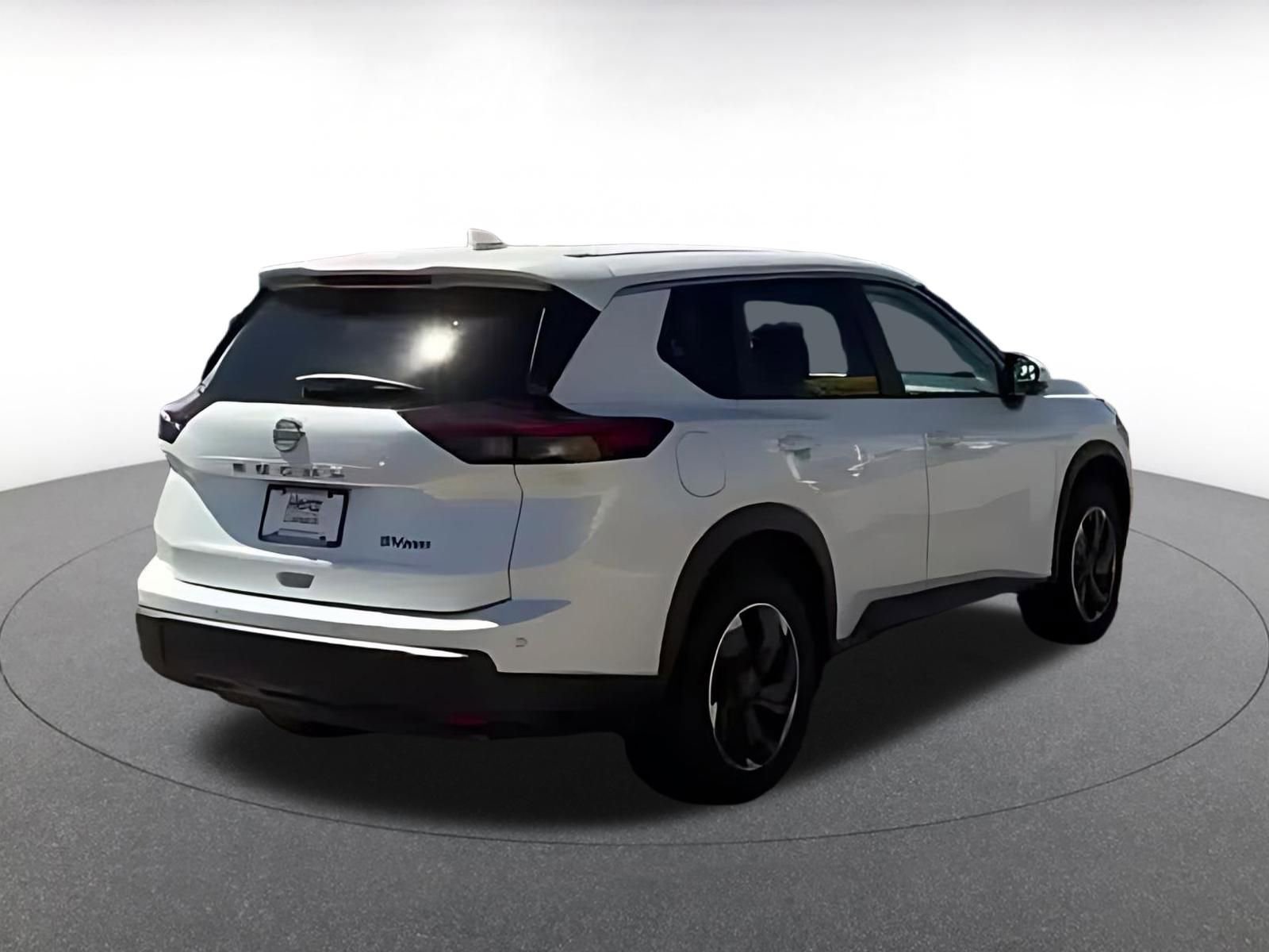 Used 2024 Nissan Rogue SV AWD/4WD image 9