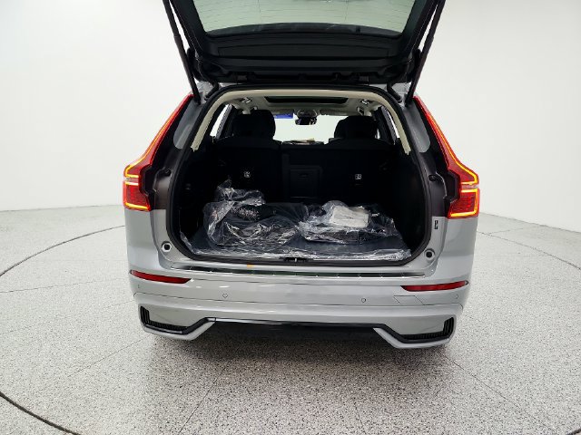 New 2026 Volvo XC60 T8 Plus w/ Protection Package Premier AWD/4WD image 19