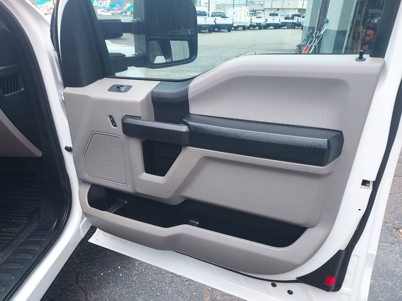 Used 2017 Ford F250 XL w/ Power Equipment Group AWD/4WD image 21