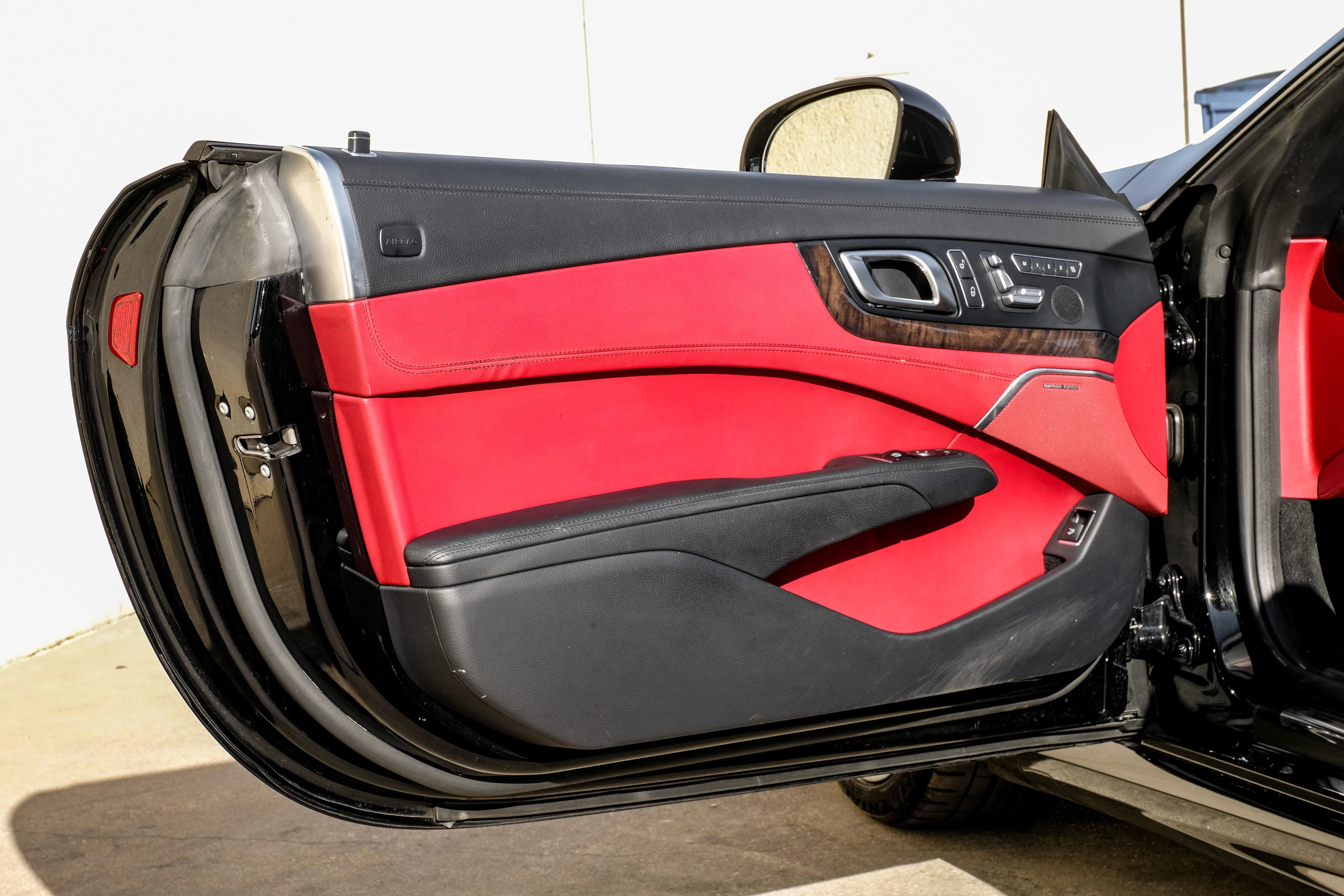 Used 2016 Mercedes-Benz SL 400 w/ Premium I Package image 32