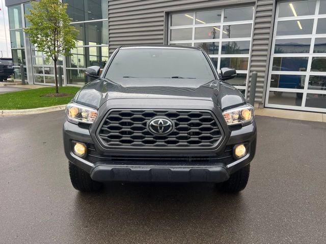 Used 2022 Toyota Tacoma TRD Off-Road AWD/4WD image 2