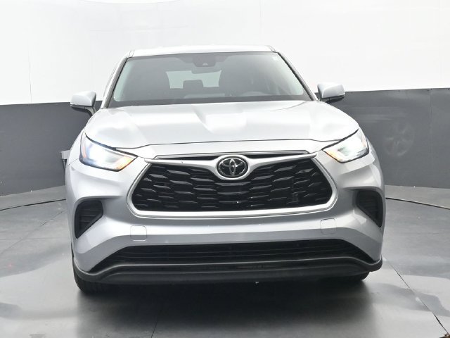 Used 2023 Toyota Highlander L FWD image 19