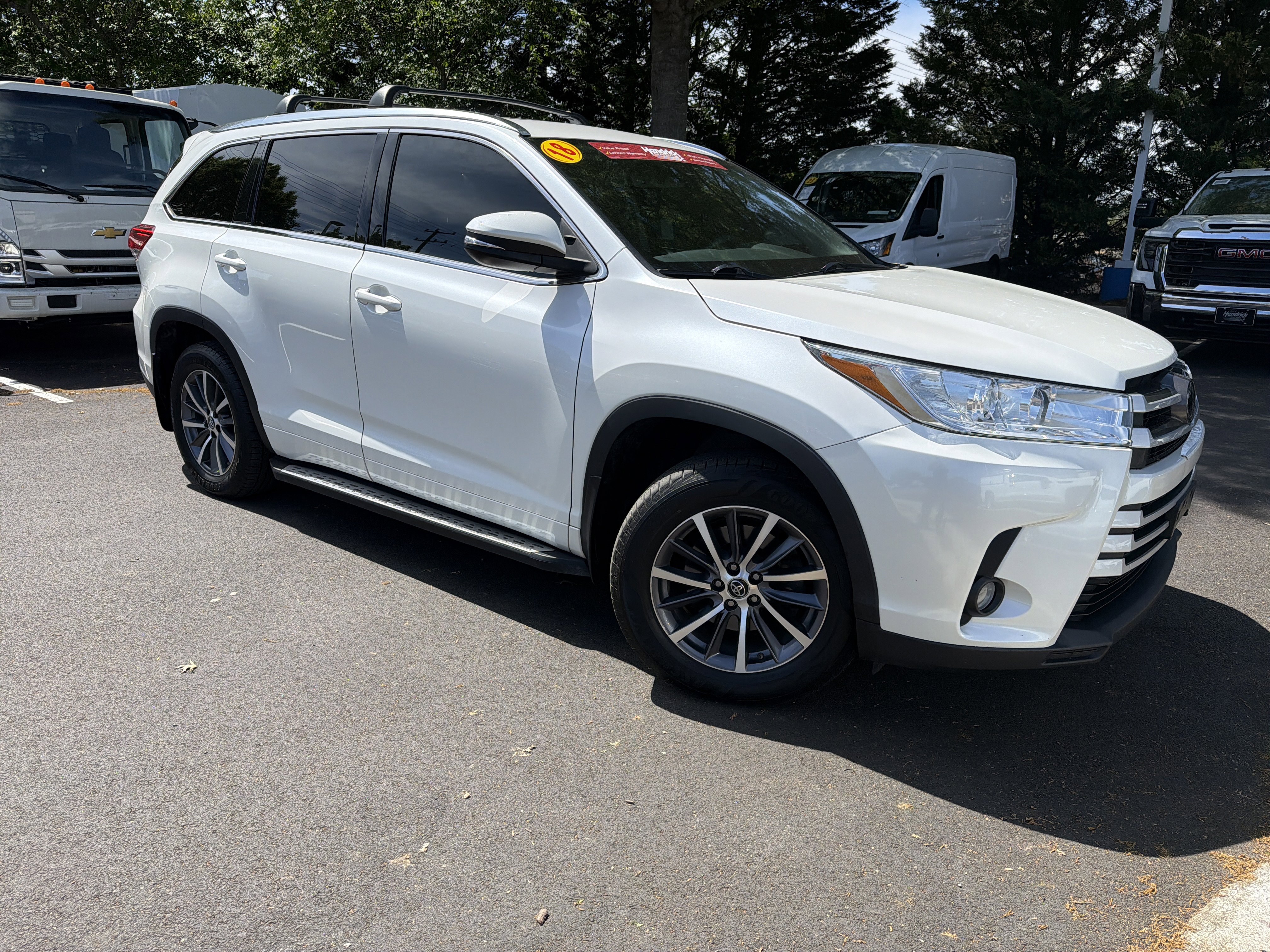 Used 2018 Toyota Highlander XLE image 2