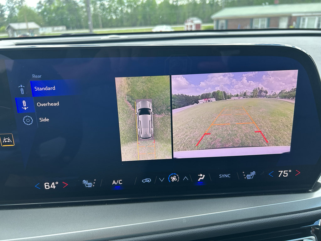 Used 2024 Chevrolet Traverse LT image 30