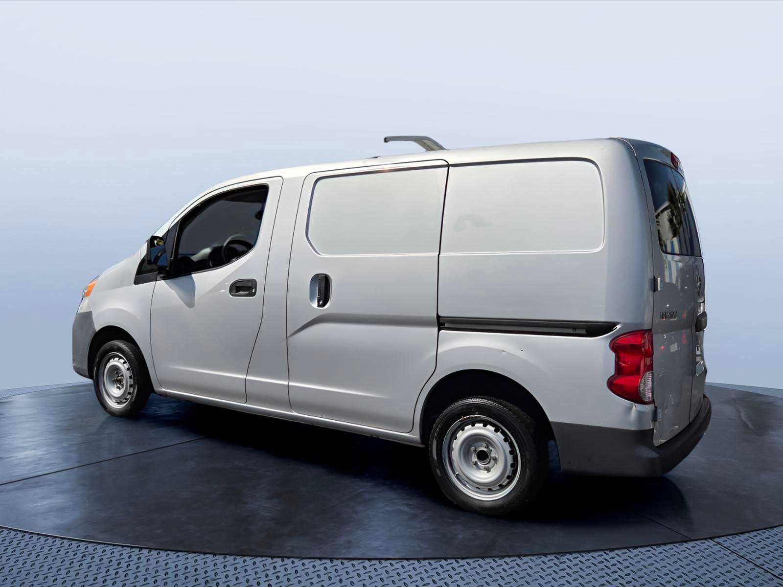Used 2015 Nissan NV200 SV w/ Technology Package FWD image 4