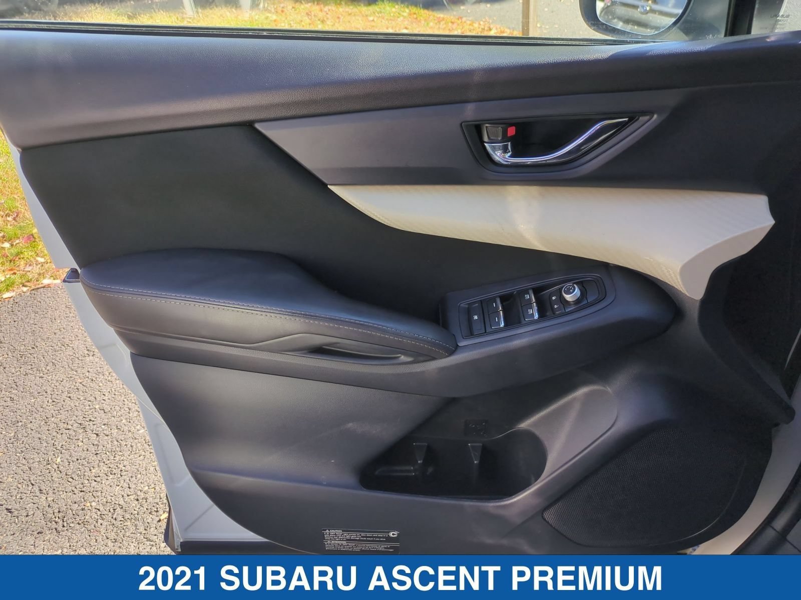 Used 2021 Subaru Ascent Premium w/ Convenience Package AWD/4WD image 12