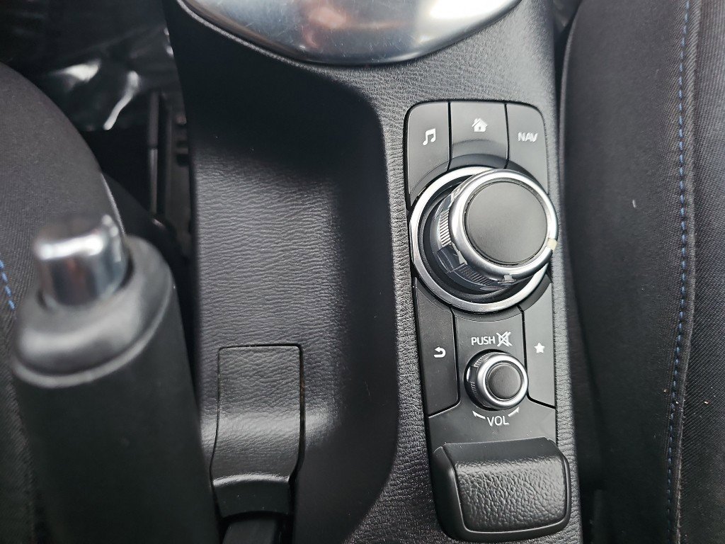 Used 2019 Toyota Yaris LE image 21