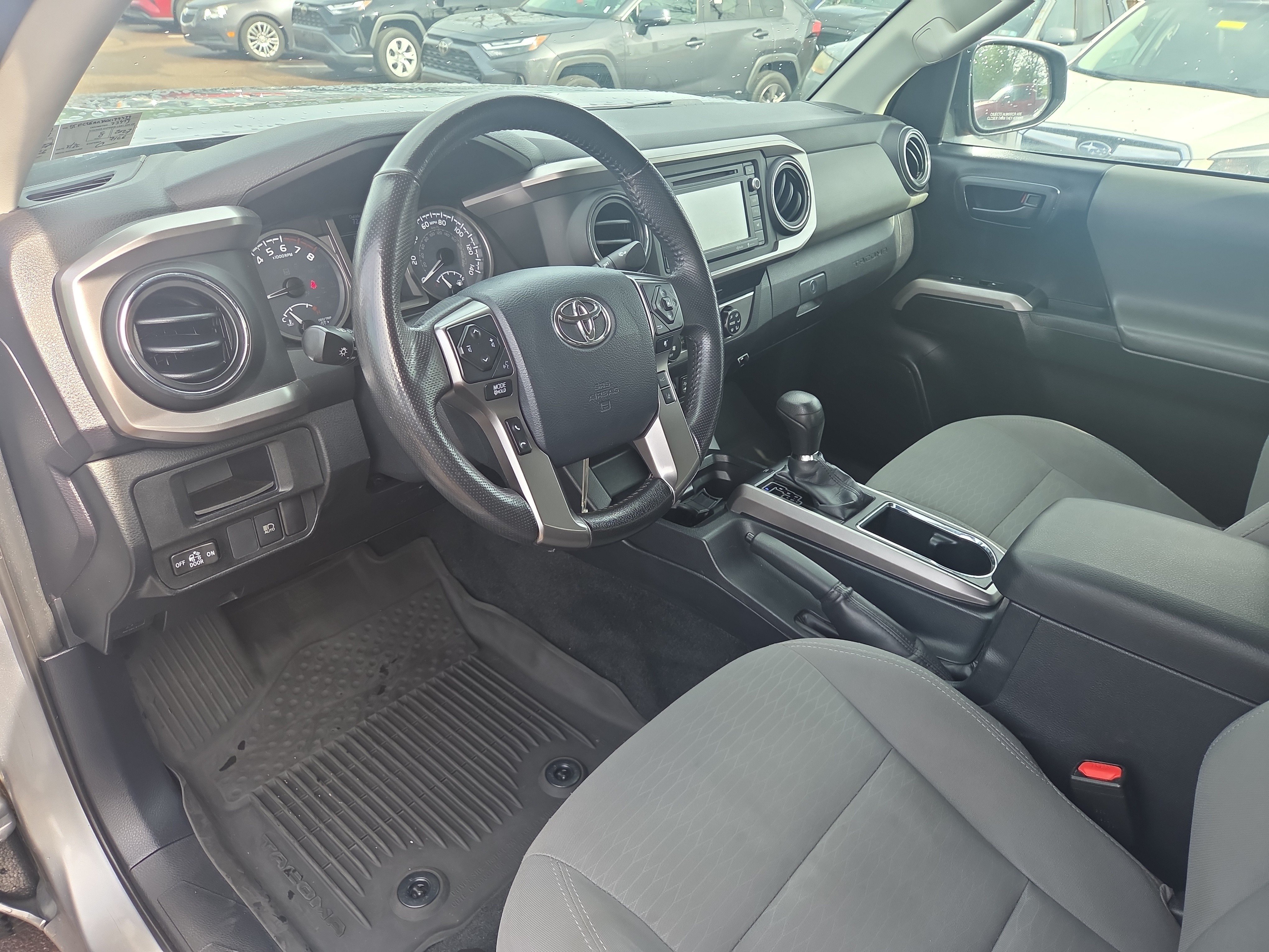 Used 2019 Toyota Tacoma SR5 AWD/4WD image 15