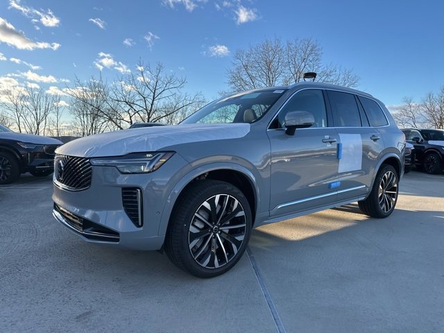 New 2026 Volvo XC90 B6 Plus w/ Protection Package Premier image 3