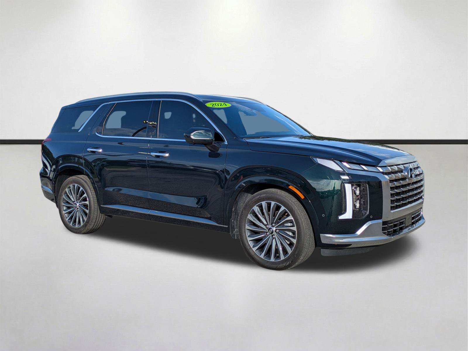 Used 2024 Hyundai Palisade Calligraphy FWD image 2