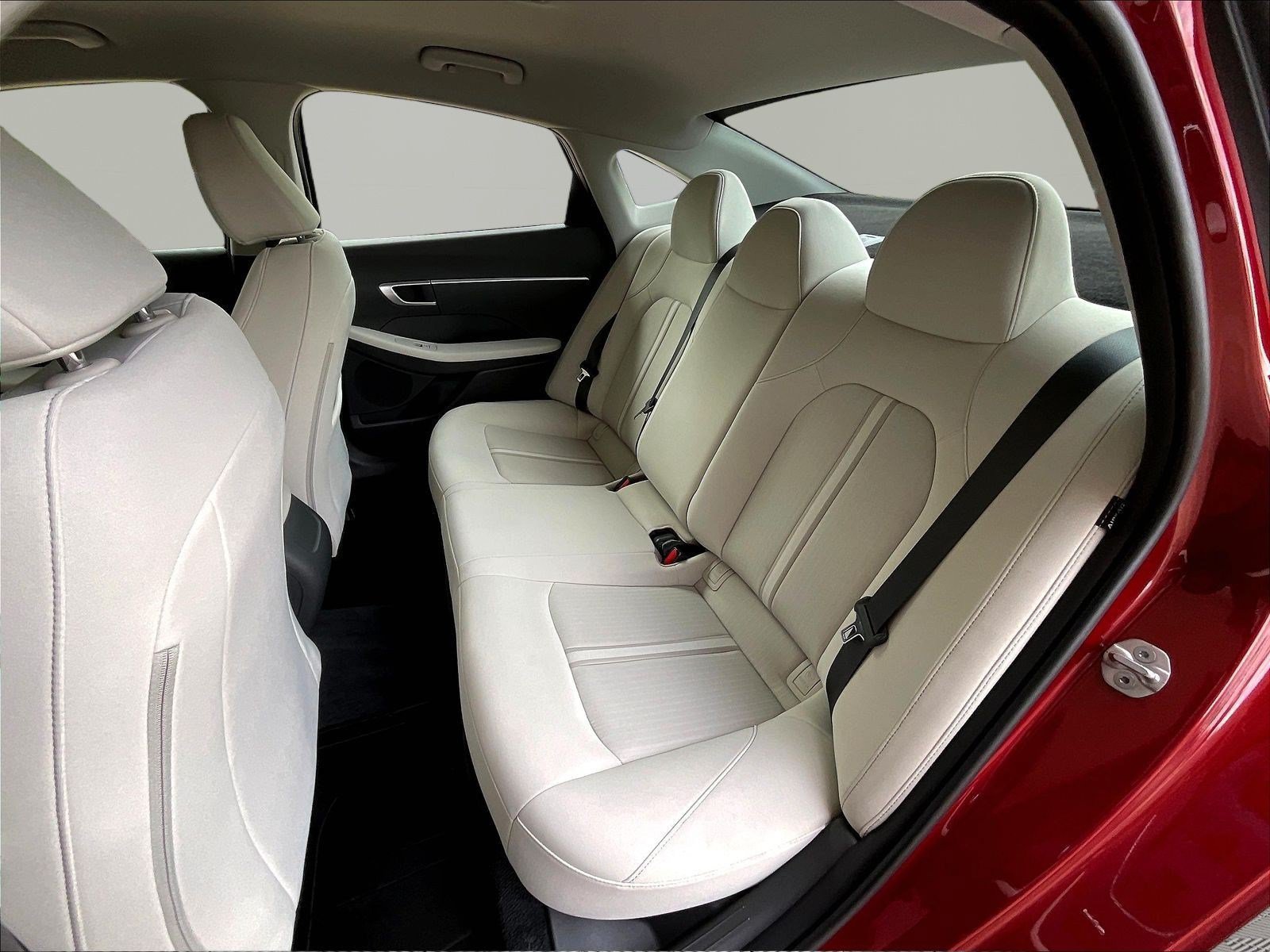 Used 2025 Hyundai Sonata SE FWD image 21