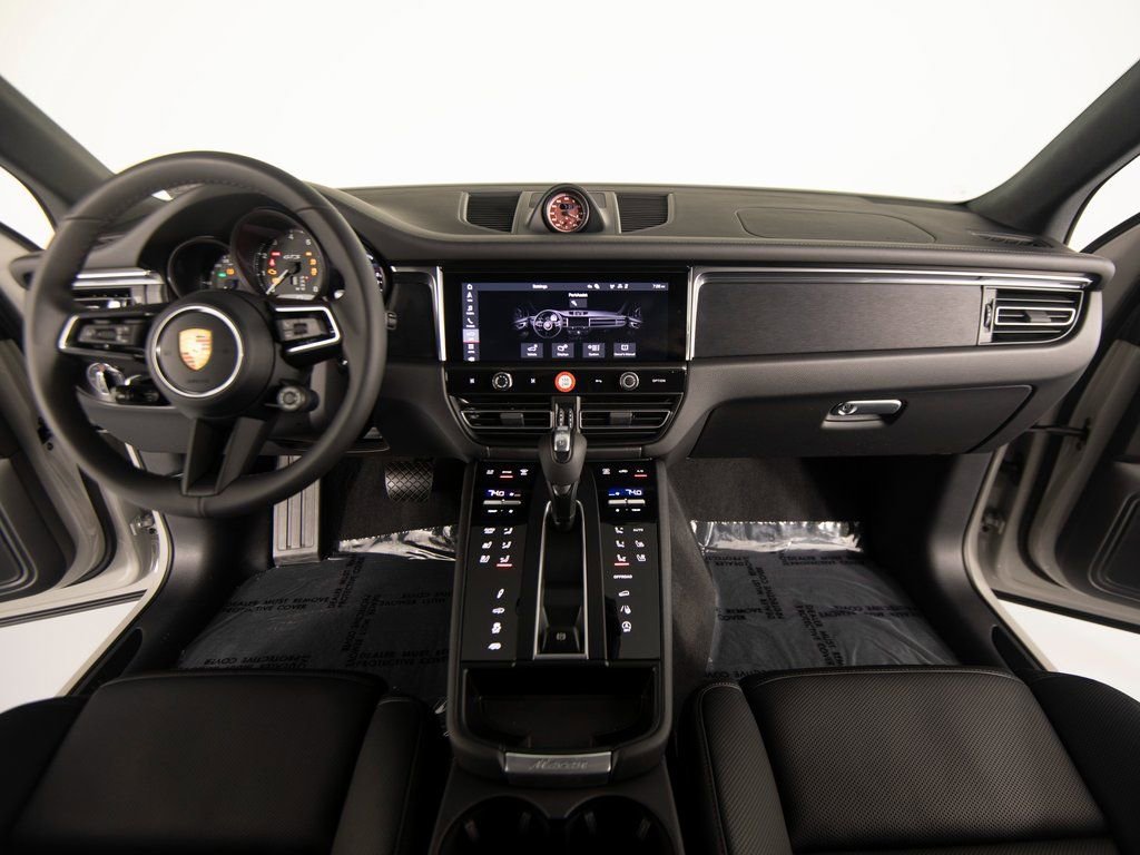 New 2026 Porsche Macan GTS image 32
