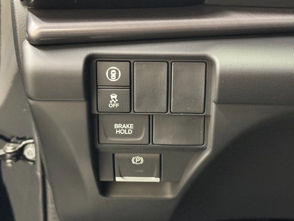 Used 2025 Acura RDX SH-AWD image 17