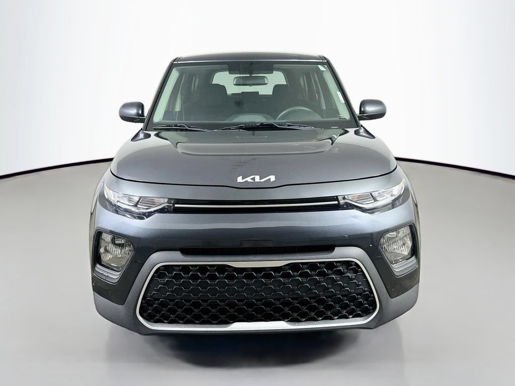 Used 2022 Kia Soul LX FWD image 2